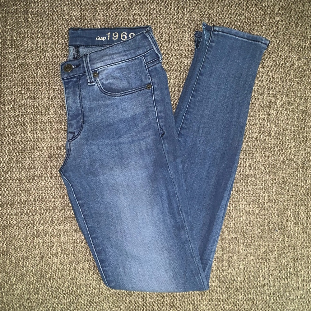 Gap Ankle Cut Legging Jean